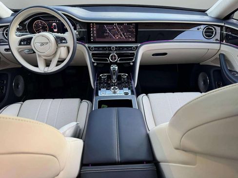 Certified 2024 Bentley Flying Spur V8 image 4