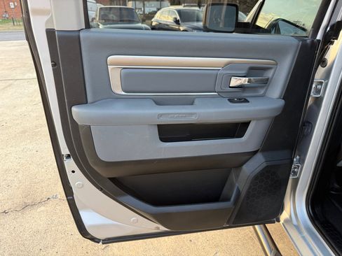 Used 2017 RAM 1500 Classic SLT image 19