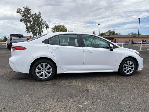 Used 2024 Toyota Corolla LE FWD image 5