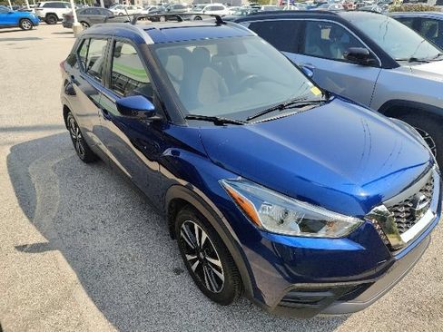 Used 2019 Nissan Kicks SV FWD image 12