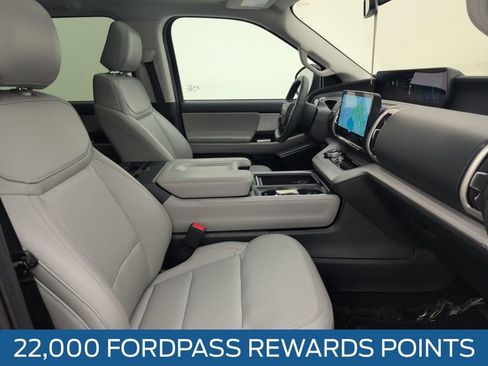 Certified 2025 Ford Expedition Active image 15