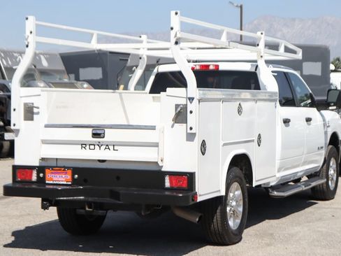 Used 2024 RAM 3500 Big Horn AWD/4WD image 11