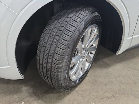 Used 2020 Buick Envision Essence FWD image 34