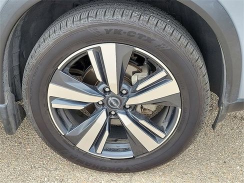 Used 2022 Nissan Rogue SL w/ SL Premium Package image 7