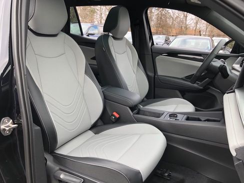 New 2026 Volkswagen Tiguan SE R-Line AWD/4WD image 34