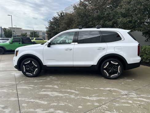 Used 2025 Kia Telluride S AWD/4WD image 9
