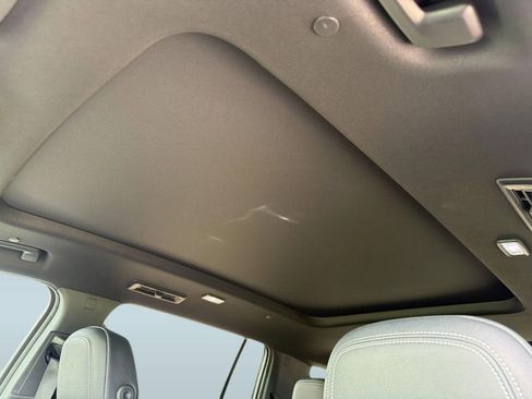 Used 2025 Chevrolet Traverse LT w/ Sun and Wheel Package AWD/4WD image 16
