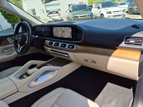 Certified 2022 Mercedes-Benz GLS 450 4MATIC image 31