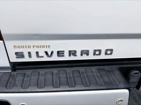 Used 2017 Chevrolet Silverado 1500 LTZ Z71 w/ LTZ Plus Package AWD/4WD image 10