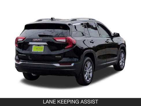 Used 2024 GMC Terrain SLT image 8