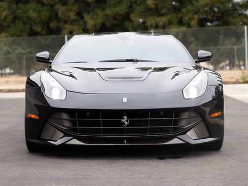 Used 2014 Ferrari F12 Berlinetta image 46