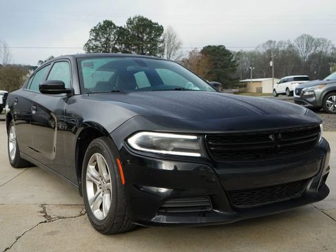 Used 2021 Dodge Charger SXT w/ Leather Interior Group image 34