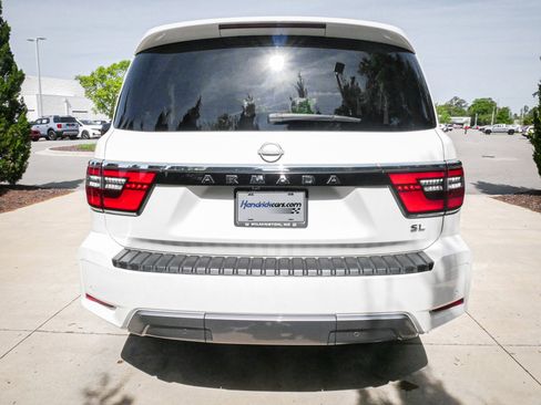 Used 2024 Nissan Armada SL w/ Captain's Chairs Package RWD image 9