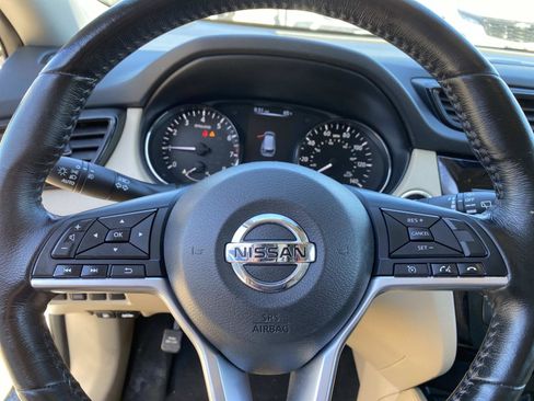 Used 2017 Nissan Rogue SL w/ SL Premium Package AWD/4WD image 18