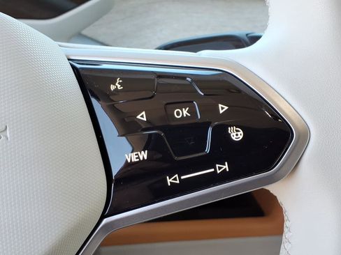 Certified 2025 Volkswagen ID. Buzz Pro S Plus RWD image 26