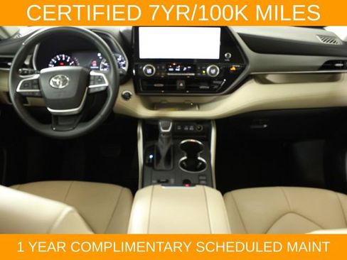 Used 2023 Toyota Highlander XLE FWD image 14