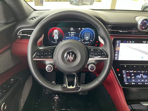 Used 2023 Maserati Grecale Modena AWD/4WD image 19