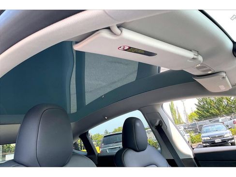 Used 2025 Tesla Model Y Long Range RWD image 20