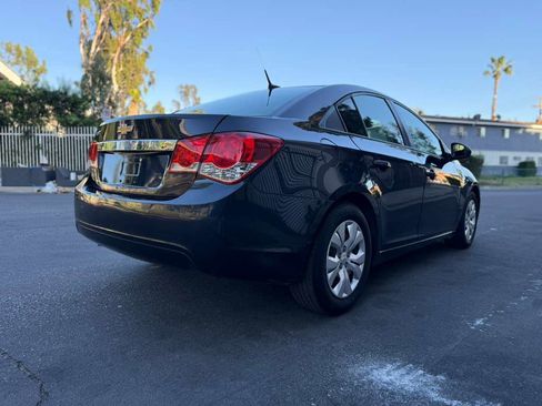 Used 2014 Chevrolet Cruze LS image 7