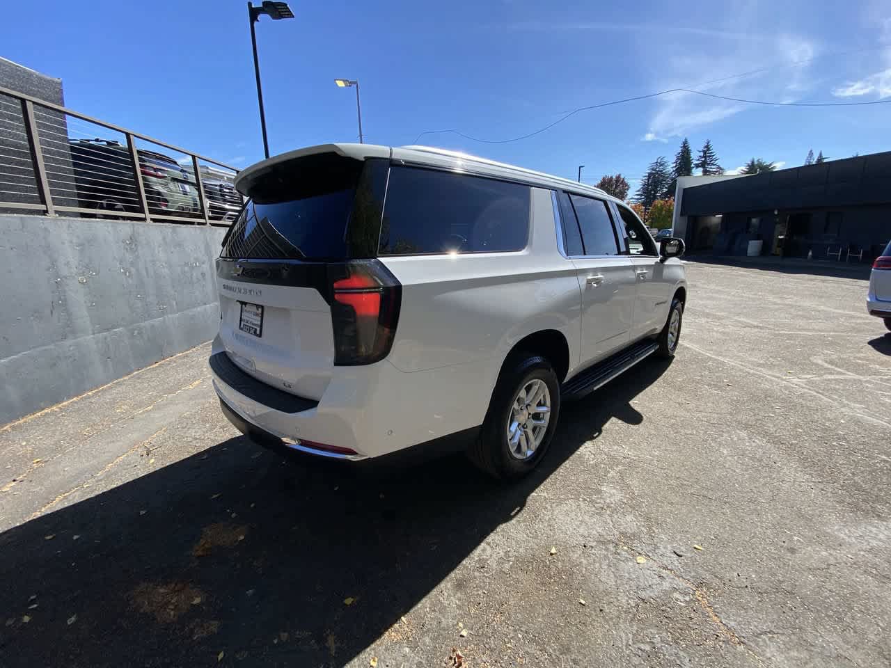 Used 2026 Chevrolet Suburban LT w/ Comfort Package AWD/4WD image 6