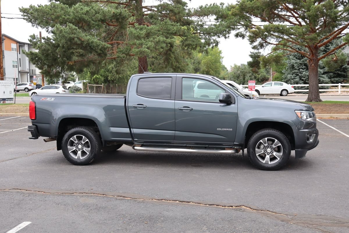 Used 2017 Chevrolet Colorado Z71 AWD/4WD image 3