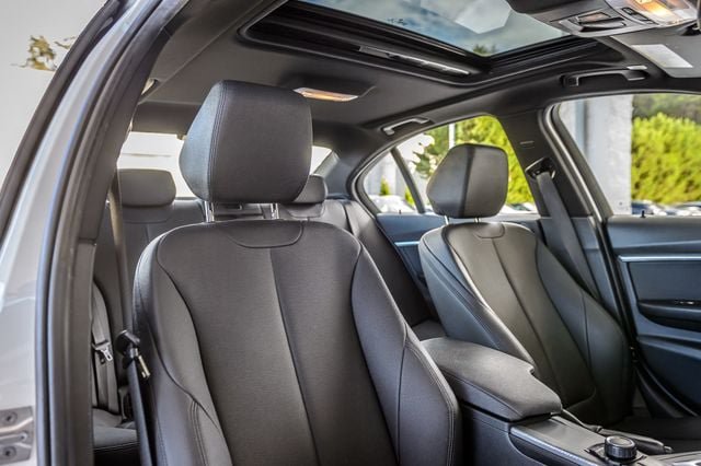 Used 2018 BMW 340i Sedan RWD image 36
