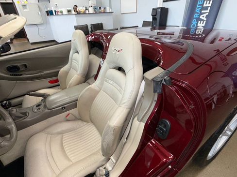 Used 2003 Chevrolet Corvette Convertible w/ Preferred Equipment Group1 RWD image 30