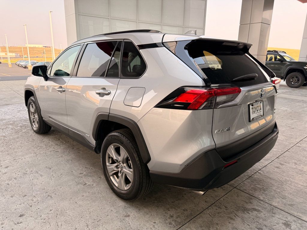 Used 2024 Toyota RAV4 XLE AWD/4WD image 6