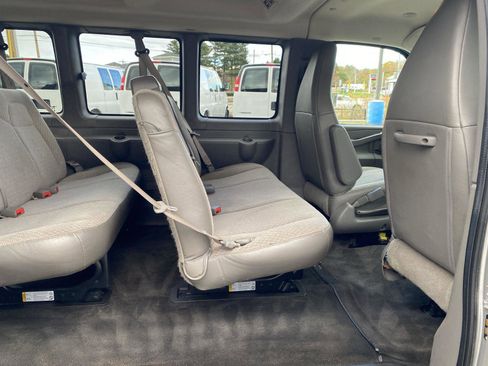 Used 2017 Chevrolet Express 3500 LT w/ LT Preferred Equipment Group image 11