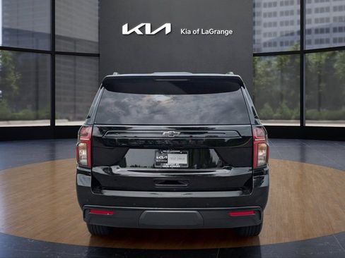 Used 2023 Chevrolet Suburban Z71 w/ Luxury Package AWD/4WD image 16