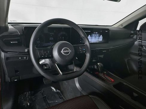 Certified 2025 Nissan Kicks SR FWD image 11