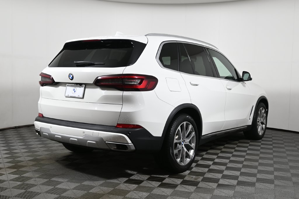 Used 2023 BMW X5 xDrive40i w/ Parking Assistance Package AWD/4WD image 7