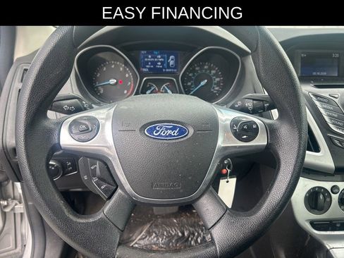 Used 2014 Ford Focus SE FWD image 9