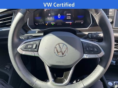 Certified 2024 Volkswagen Jetta SE w/ Panoramic Sunroof Package image 17