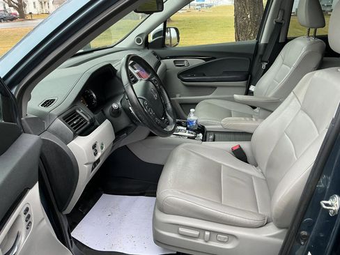 Used 2018 Honda Pilot Touring image 10