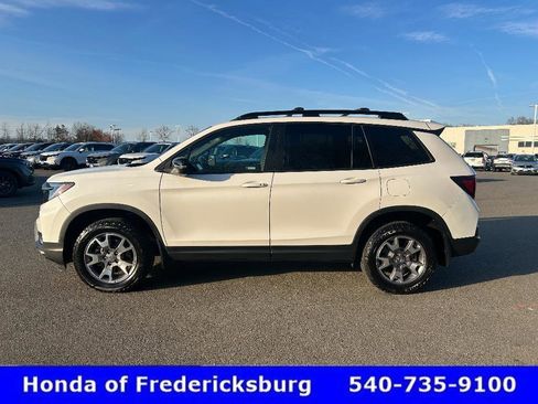 Certified 2023 Honda Passport TrailSport image 3