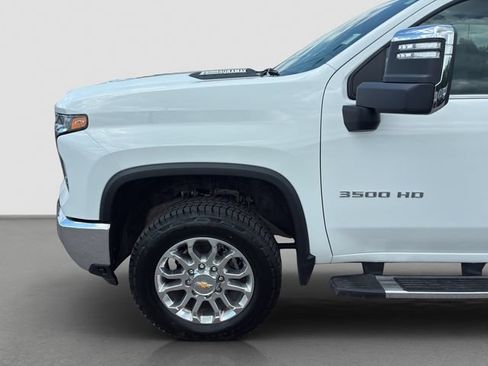 Used 2025 Chevrolet Silverado 3500 LTZ AWD/4WD image 23