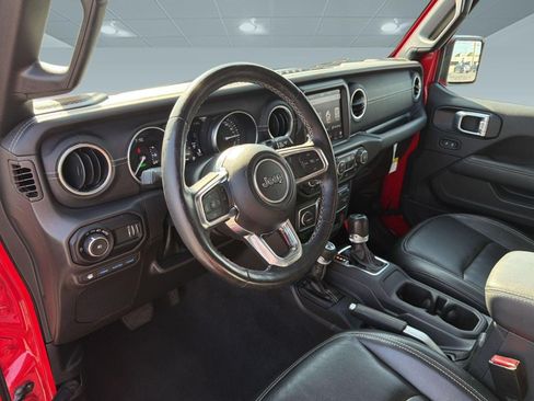 Used 2023 Jeep Wrangler Unlimited Sahara w/ Cold Weather Group AWD/4WD image 7