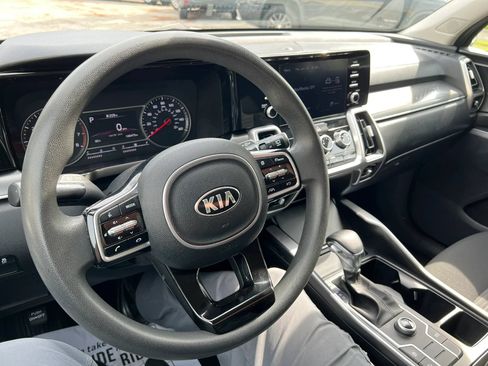 Used 2021 Kia Sorento LX FWD image 24