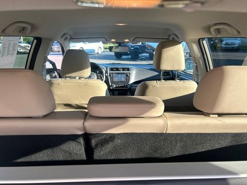 Used 2019 Subaru Outback 2.5i Premium AWD/4WD image 28