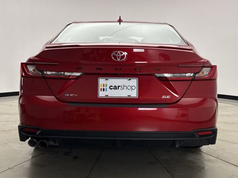 Used 2025 Toyota Camry SE w/ Convenience Package image 4