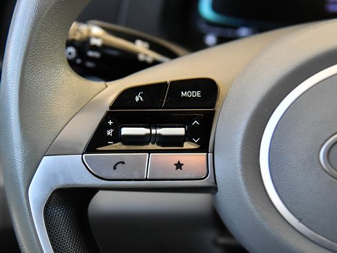 Used 2024 Hyundai Elantra SE image 28