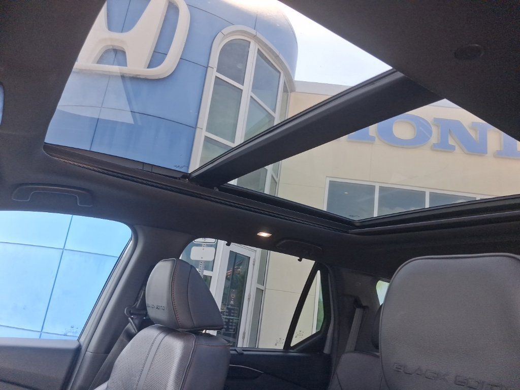Used 2025 Honda Pilot Black Edition image 21