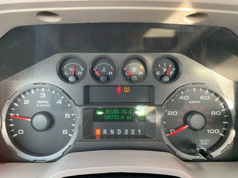 Used 2010 Ford F250 XL image 12