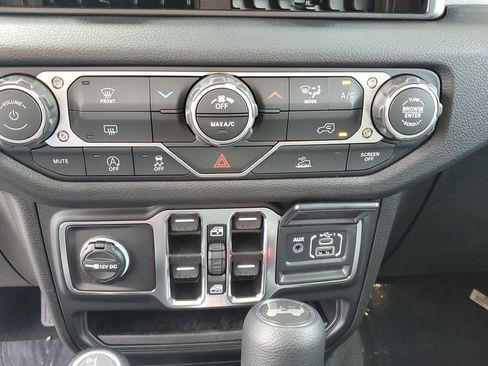 New 2025 Jeep Wrangler Sport S image 24