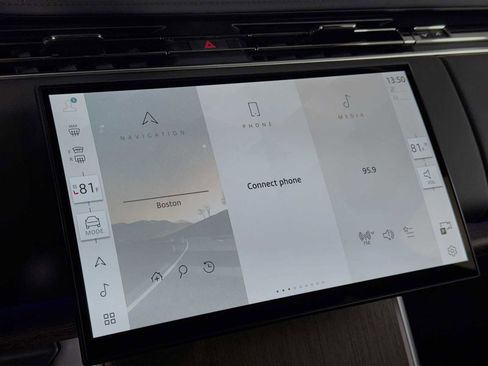 New 2026 Land Rover Range Rover SE image 14