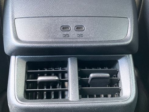 Used 2025 Chevrolet Equinox LT image 23