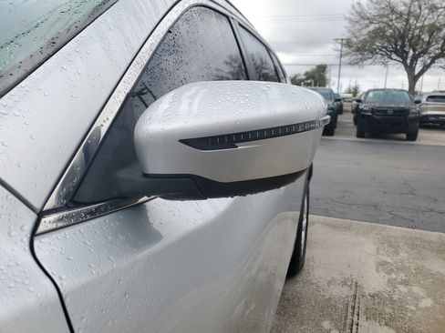 Used 2019 Nissan Rogue SV image 5