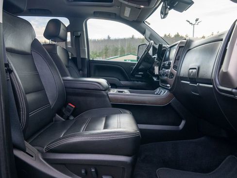 Used 2019 GMC Sierra 2500 Denali w/ Suspension Package, Off-Road image 13