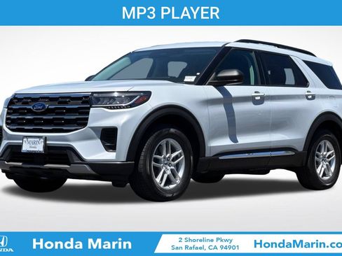 Used 2025 Ford Explorer Active AWD/4WD image 9
